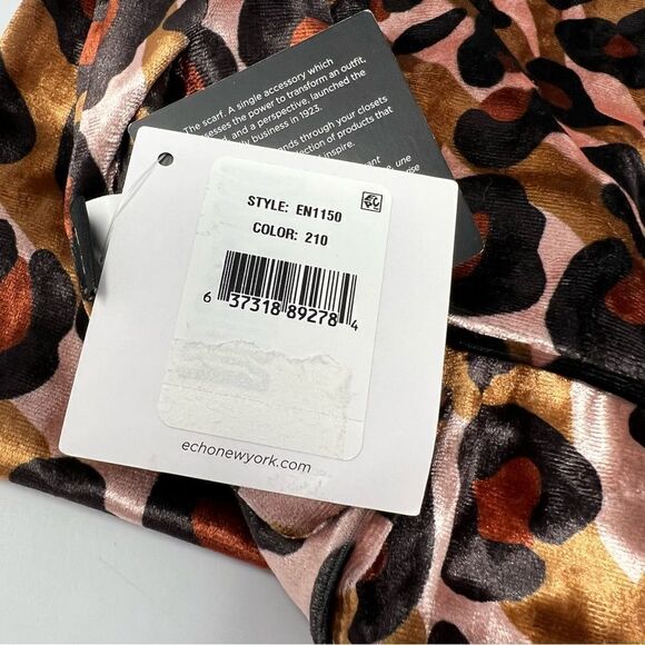 Echo  Leopard Velvet Scarf - Picture 4 of 4